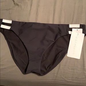 Athleta black and white cloudbreak rib bottom
